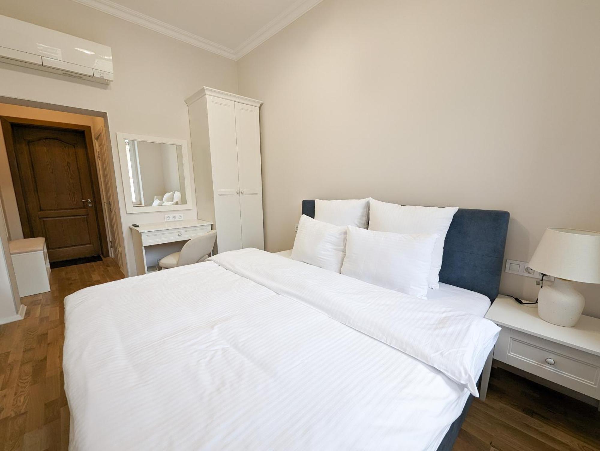 Kyiv Honchara Hotel Quarto foto